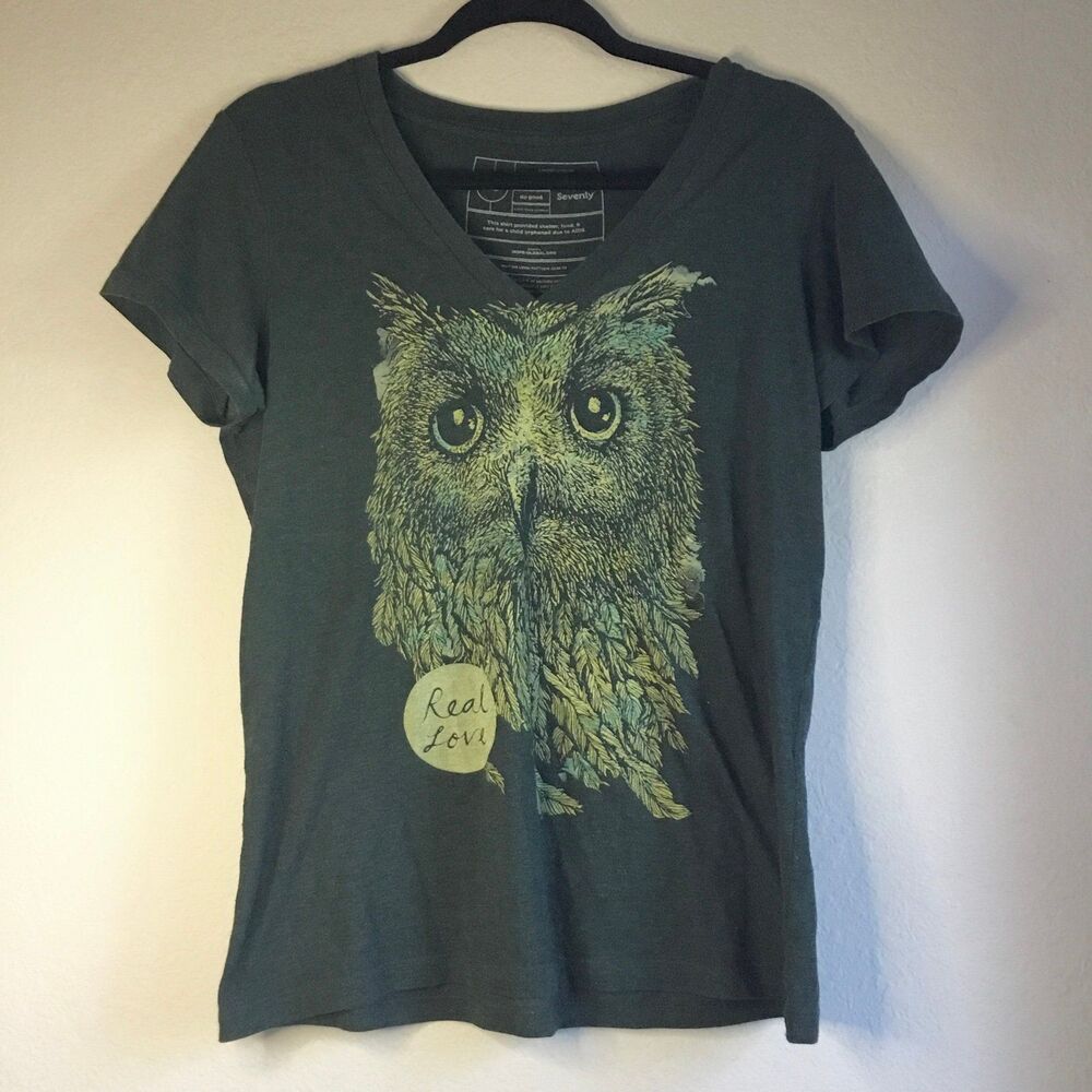 Green v neck tshirt with owl print cottagecore woodland wildlife XL
